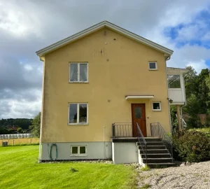 Byte av fasad och fönster 10 Norrsidan innan